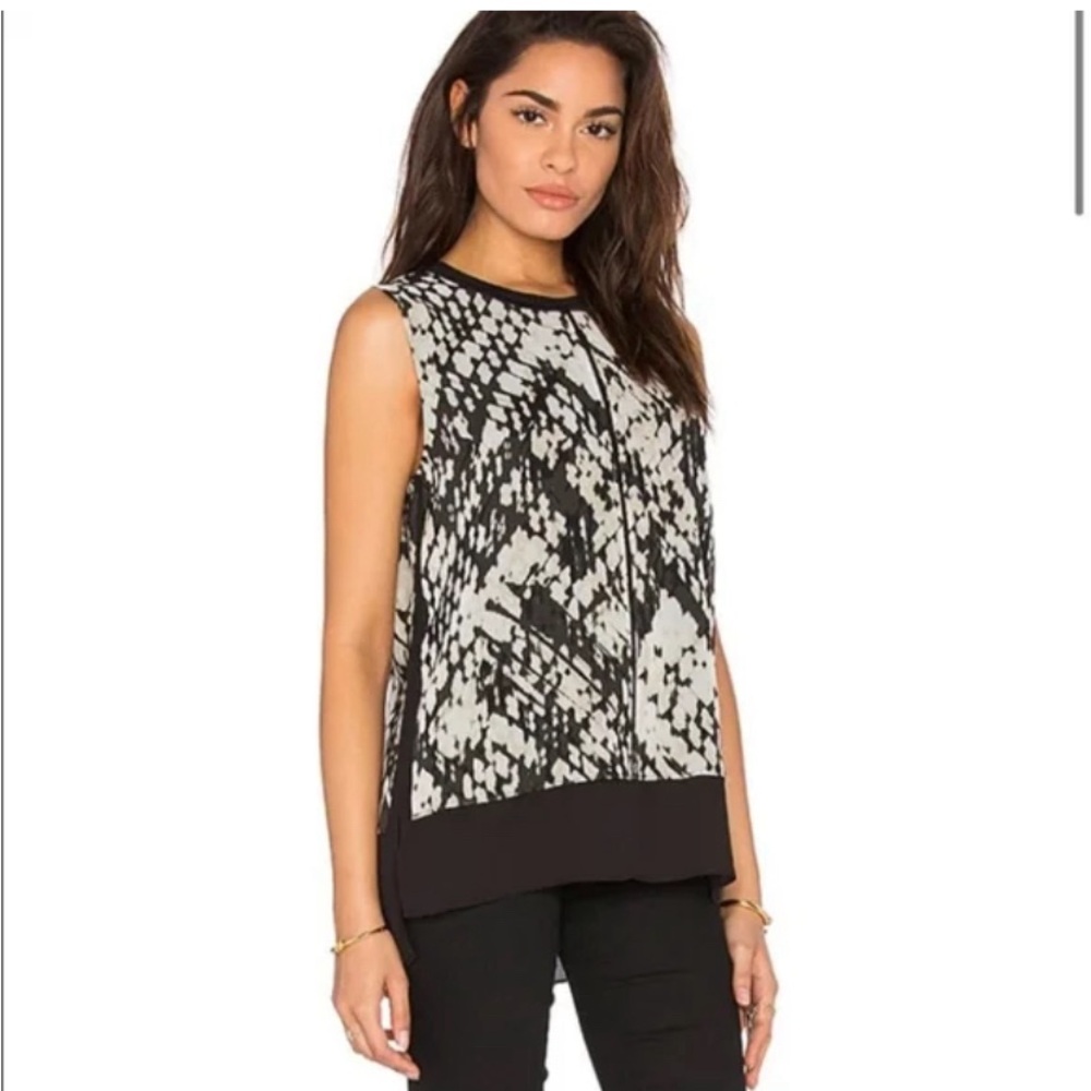 VINCE basket weave print 100% silk pull over top Sz.Large